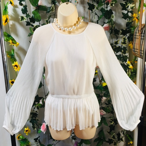 *PREVIEW* cream blouse. So soft and feminine π€ - Picture 11 of 11